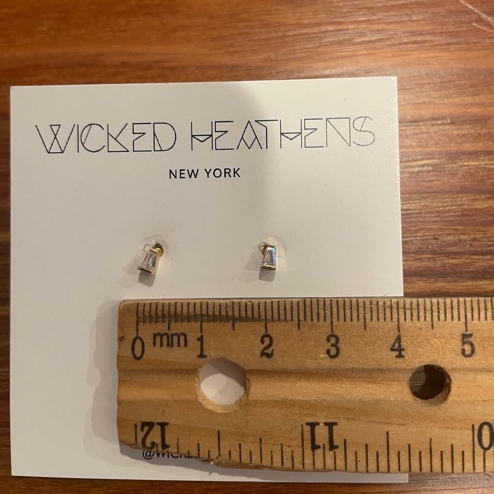 NWT (In Box) Wicked Heathens Handmade Crystal Earrings and Necklace Set - Picture 6 of 7